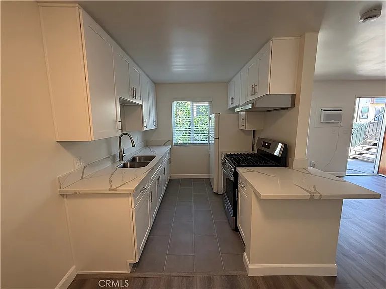 1420 Benito Ave #1 — Photo 7