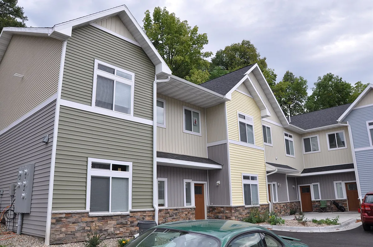 Building Photo - 224 James Ave
