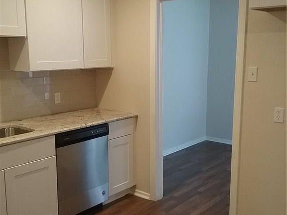 2nd image of 234 W Cherry St