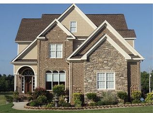 1075 Silverleaf Dr, Youngsville, NC 27596