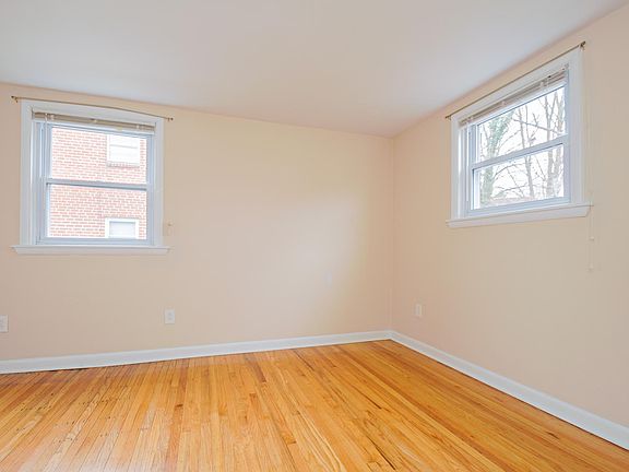 4th image of 424 W Jefferson St Floor 2