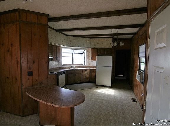 3rd image of 19002 County Road 5741