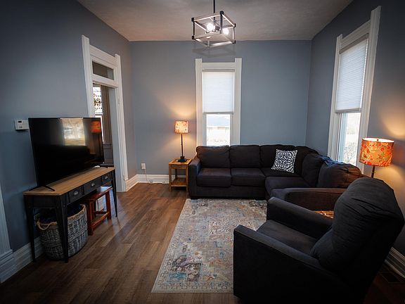 3rd image of 301 E Bond St