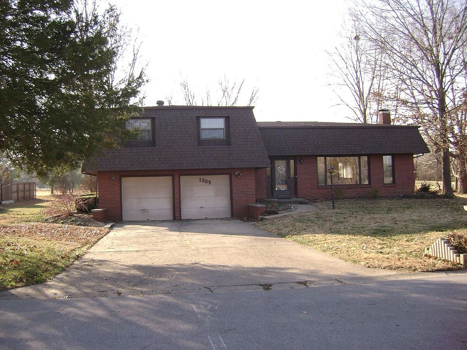 1st image of 1309 E Meadowbrook Ln