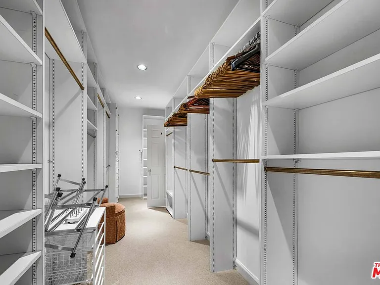 11745 Montana Ave #301 — Photo 22