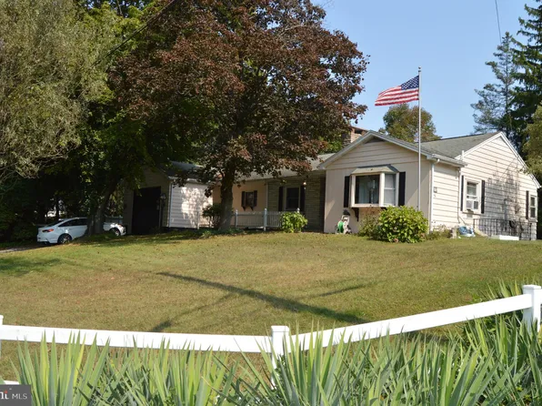 601 S 6th St, Frackville, PA 17931