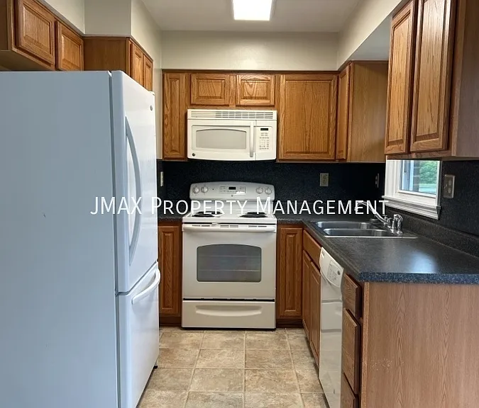 5240 Springlawn Ave — Photo 5