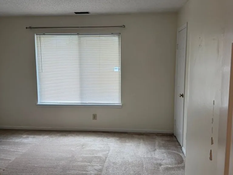 807 Seawinds Ln — Photo 8