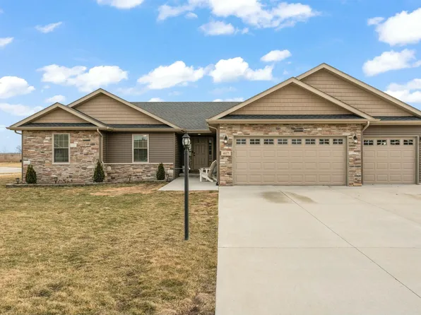 617 19th St SE, Demotte, IN 46310