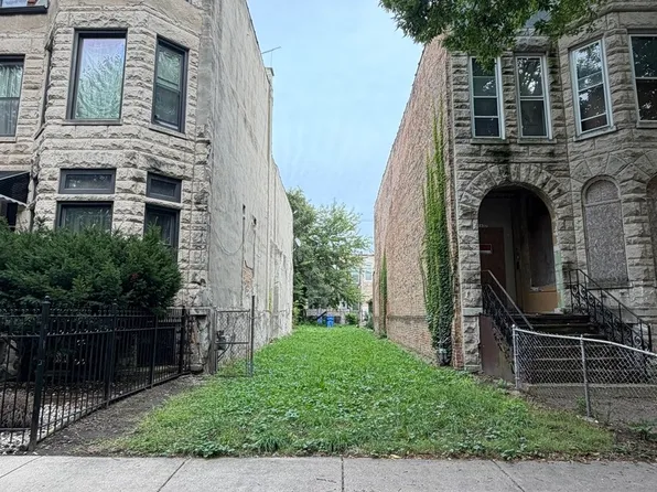 3635 S Giles Ave, Chicago, IL 60653