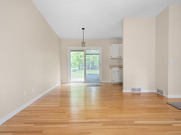 5th image of 18864 Lakewood Cir