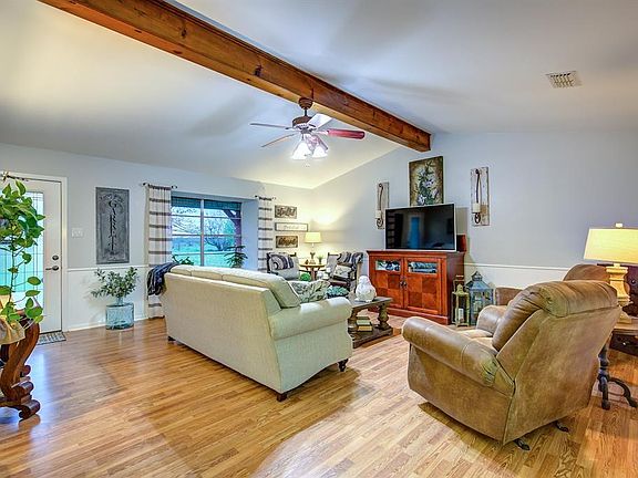 4th image of 1737 County Road 4210