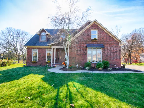 5033 W Pine Bluff Dr, New Palestine, IN 46163