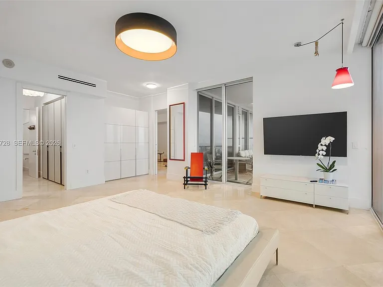 50 S Pointe Dr #903 — Photo 15