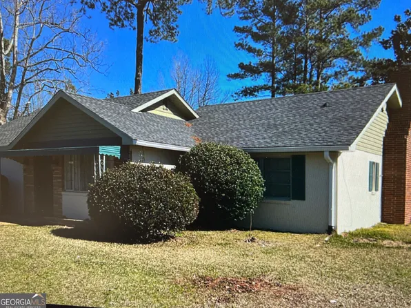 207 S Peters St, Claxton, GA 30417