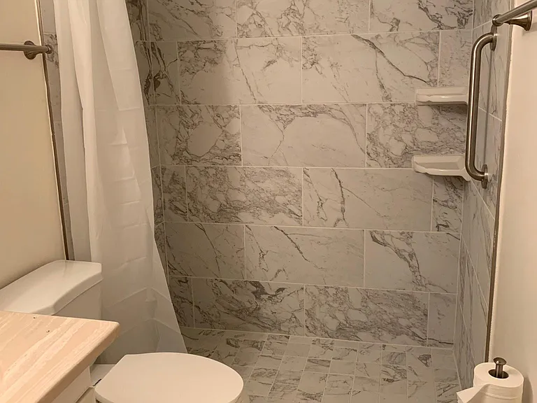 781 SW Gardens Blvd #5 — Photo 2
