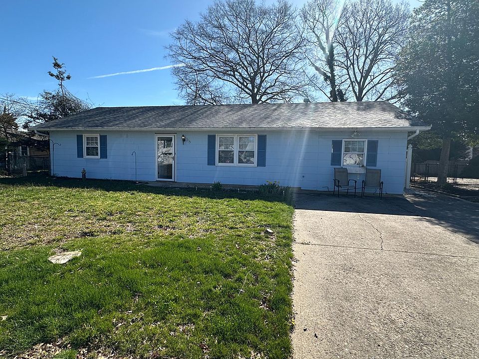 1st image of 205 Fernwood Ln