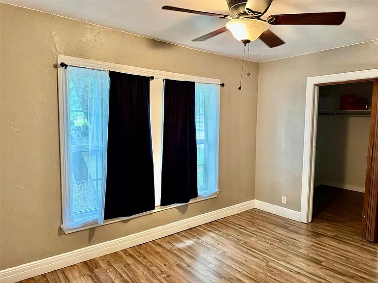 1197 FM 697 — Photo 22