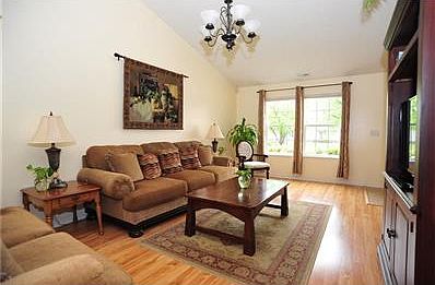 4th image of 3470 Oliver Ave