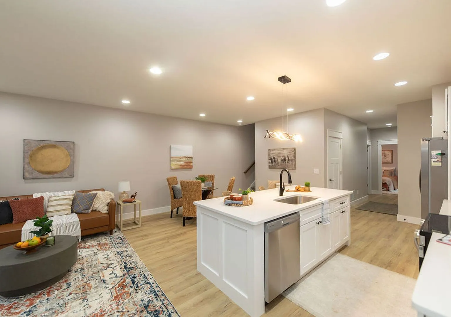 614 N Grant — Photo 4