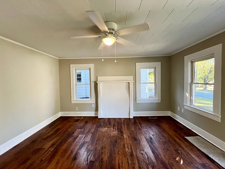 111 Highland Ave — Photo 2