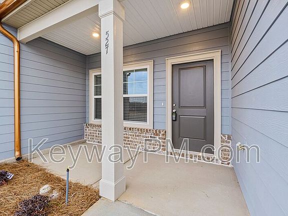 3rd image of 527 Yuma Ln