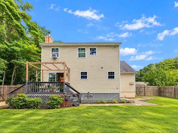 22 Logan Place, Mastic, NY 11950