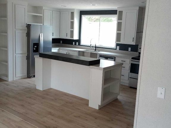 3rd image of 109 Lark Ct