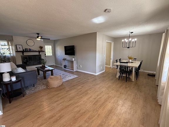 5th image of 102 W Maple St