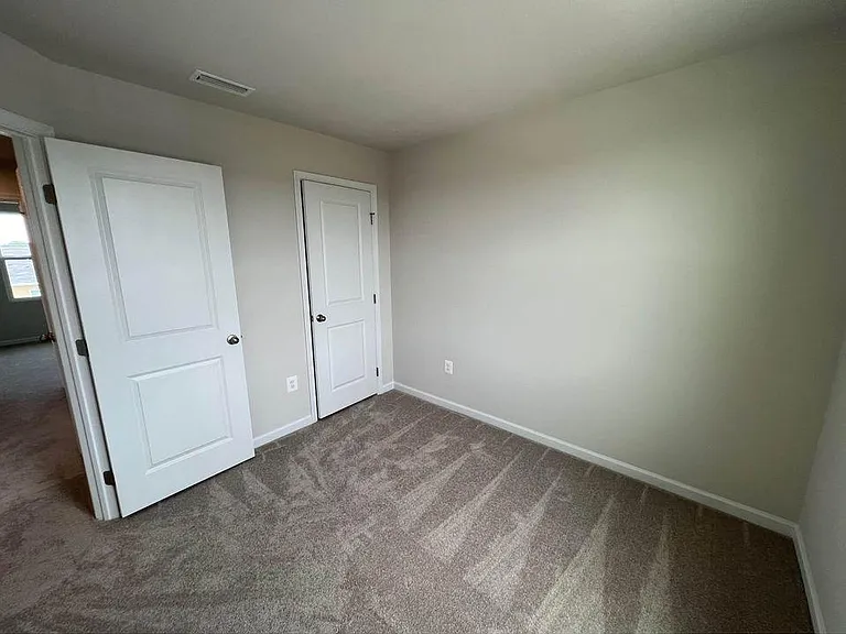 115 Butterfield Ave — Photo 28