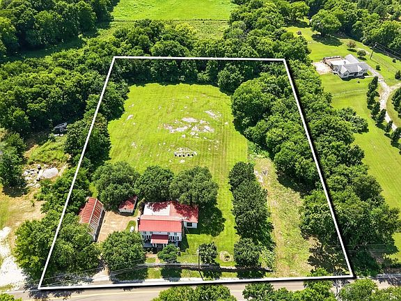 3rd image of 3798 McCandless Rd
