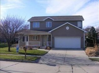 829 N 24th St, Blair, NE 68008