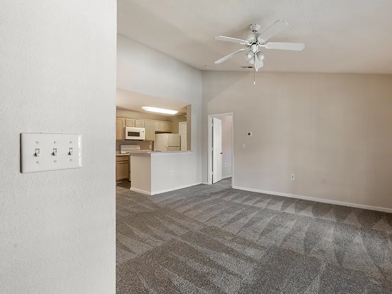 Palm Club Apartment Homes — Photo 17