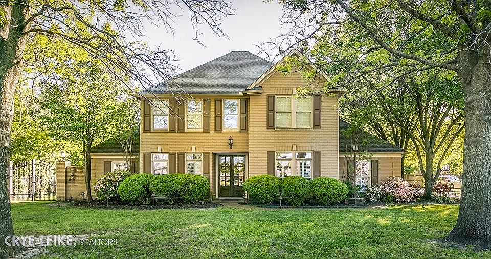 1st image of 304 River Bend Dr
