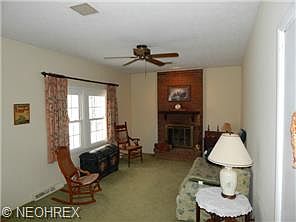 4th image of 3833 Kenwood Dr