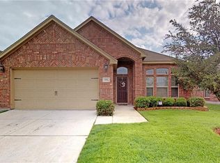 1112 Luckenbach Dr, Forney, TX 75126