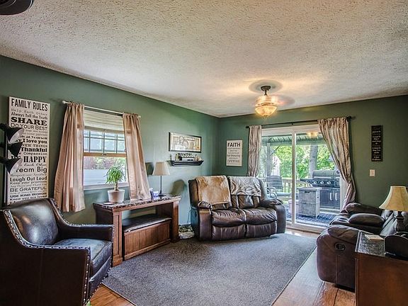 3rd image of 443 Lee Ln