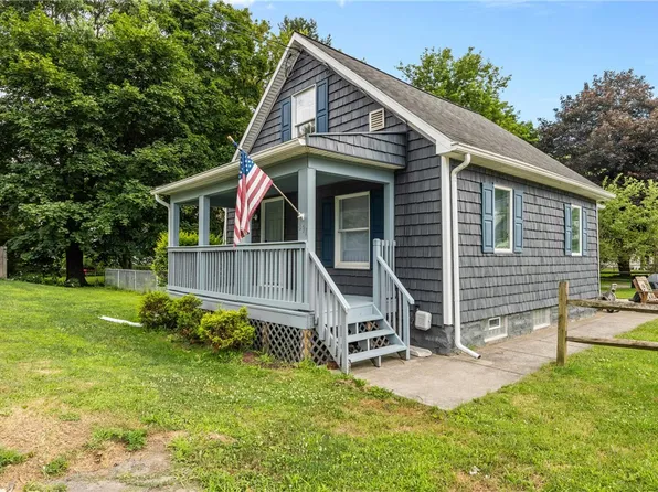 891 Whitney Rd W, Fairport, NY 14450
