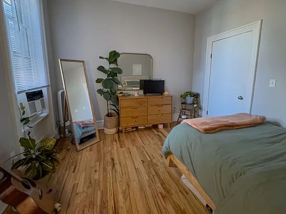 3rd image of 2107 Green St #2FF