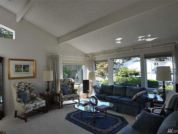 3rd image of 15811 NE 50th Ct