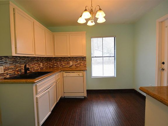 5th image of 810 Longley St