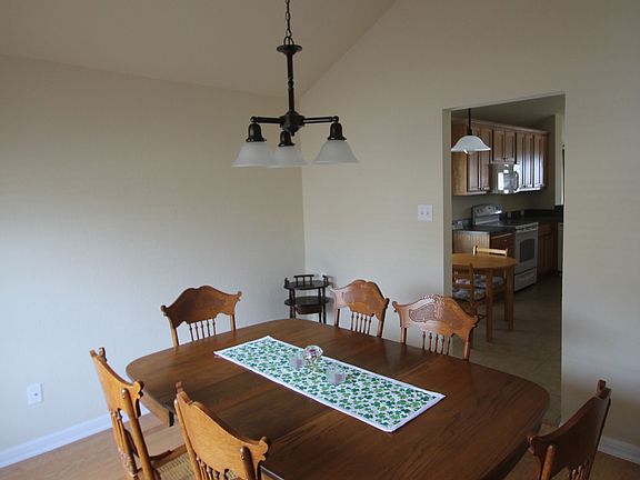 3rd image of 2810 Silverton Ct