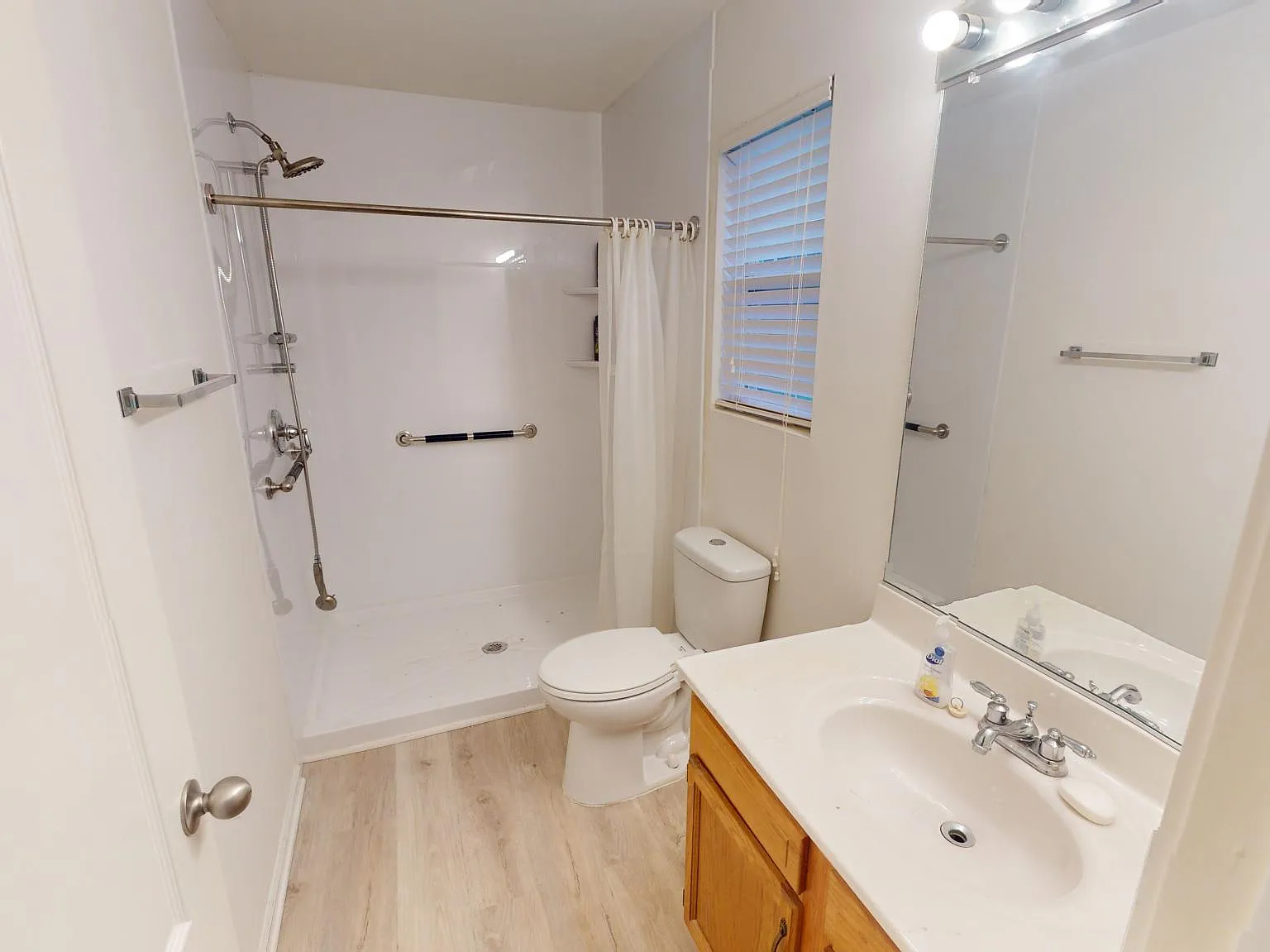 3 bed, 1190 sqft, $1,650 — Photo 2