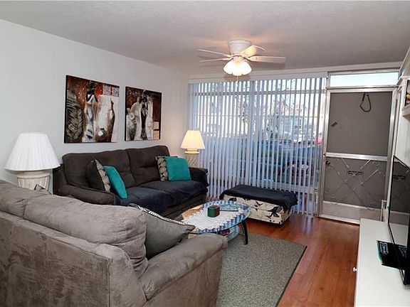 2nd image of 4346 Tahitian Gardens Cir APT B