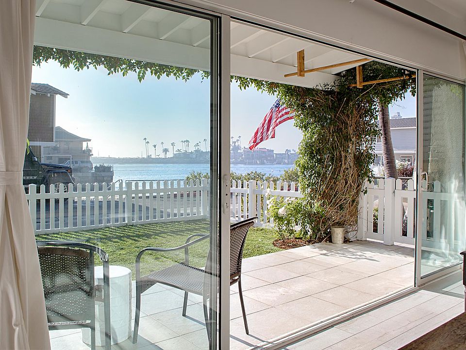 2708 Cove St, Corona Del Mar, CA 92625 | Zillow