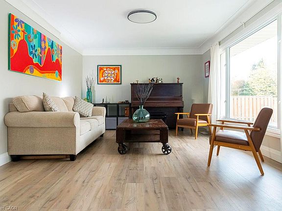 5th image of 183 Sunnyridge Rd