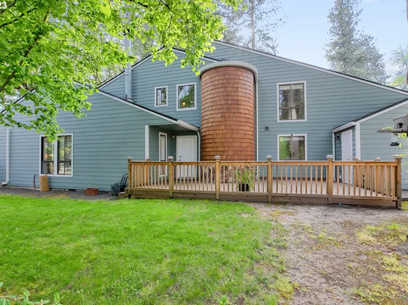 10301 SW 87th Ave, Tigard, OR 97223