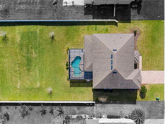 2nd image of 3027 Amalfi Dr