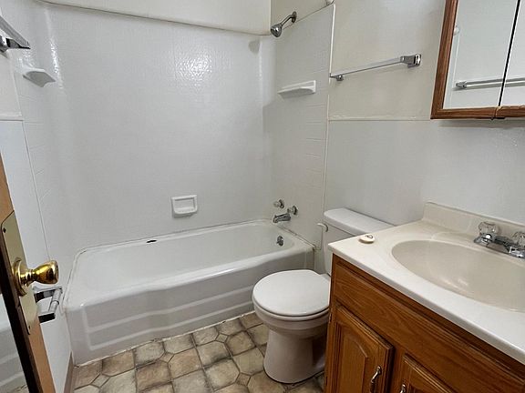 4th image of 109 N Jefferson St