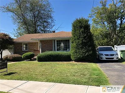 3 bed, 1100 sqft, $3,400 — Photo 2